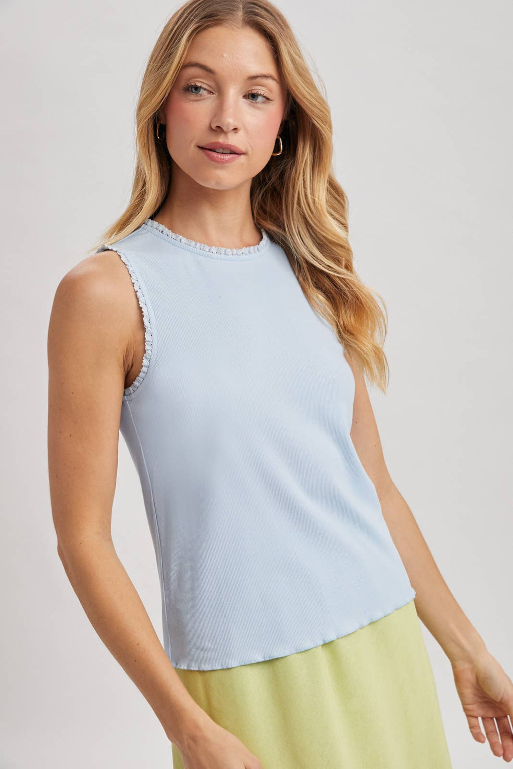 RIBBED KNIT TANK TOP WITH TRIM DETAIL