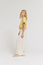SIDE SCRUNCH TEE