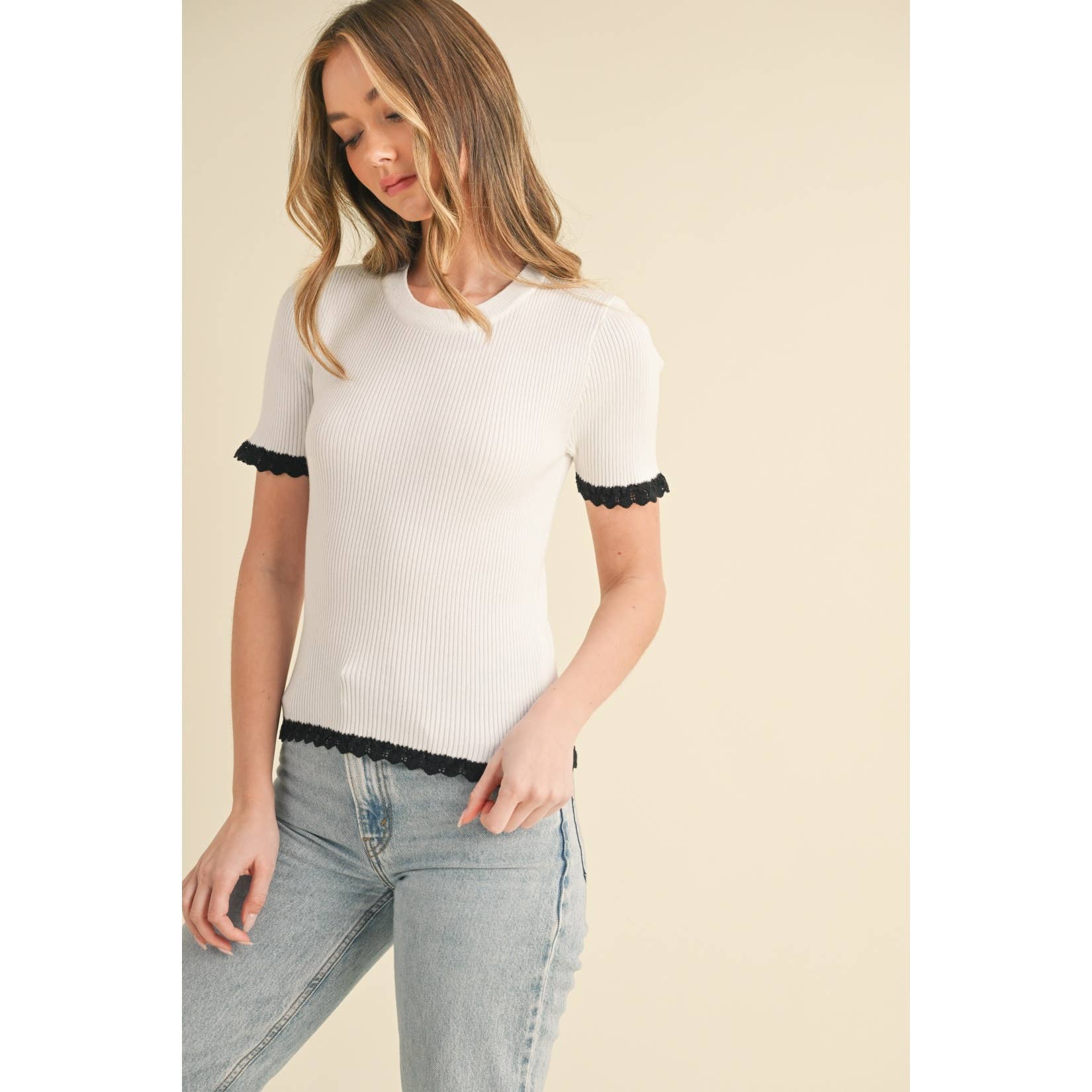 Round Neck Scalloped Sweater