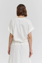 SIDE SCRUNCH TEE
