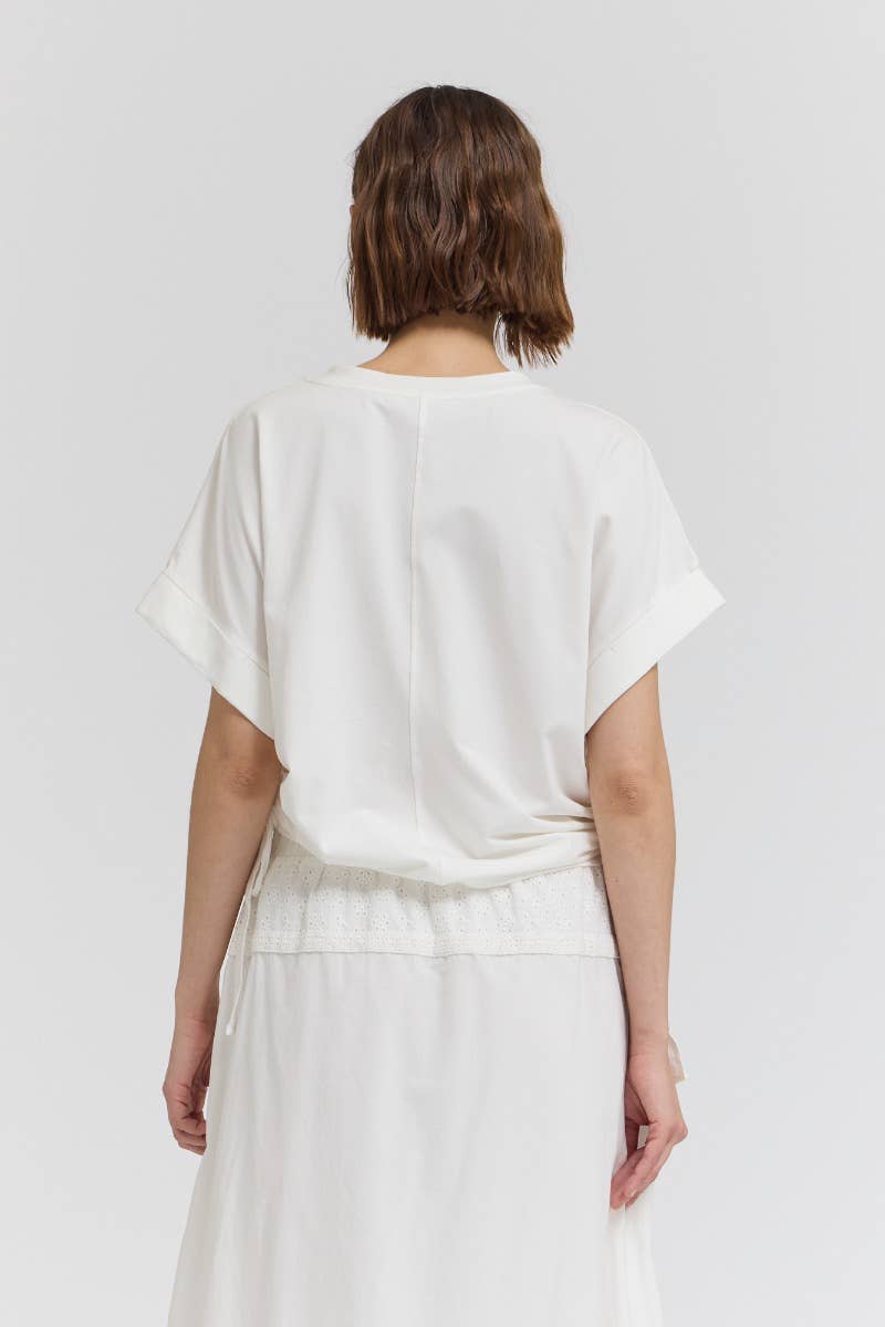 SIDE SCRUNCH TEE