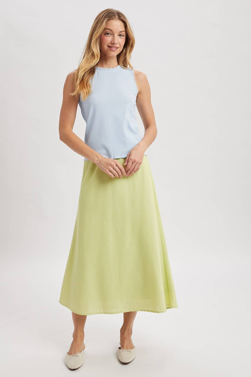 RIBBED KNIT TANK TOP WITH TRIM DETAIL
