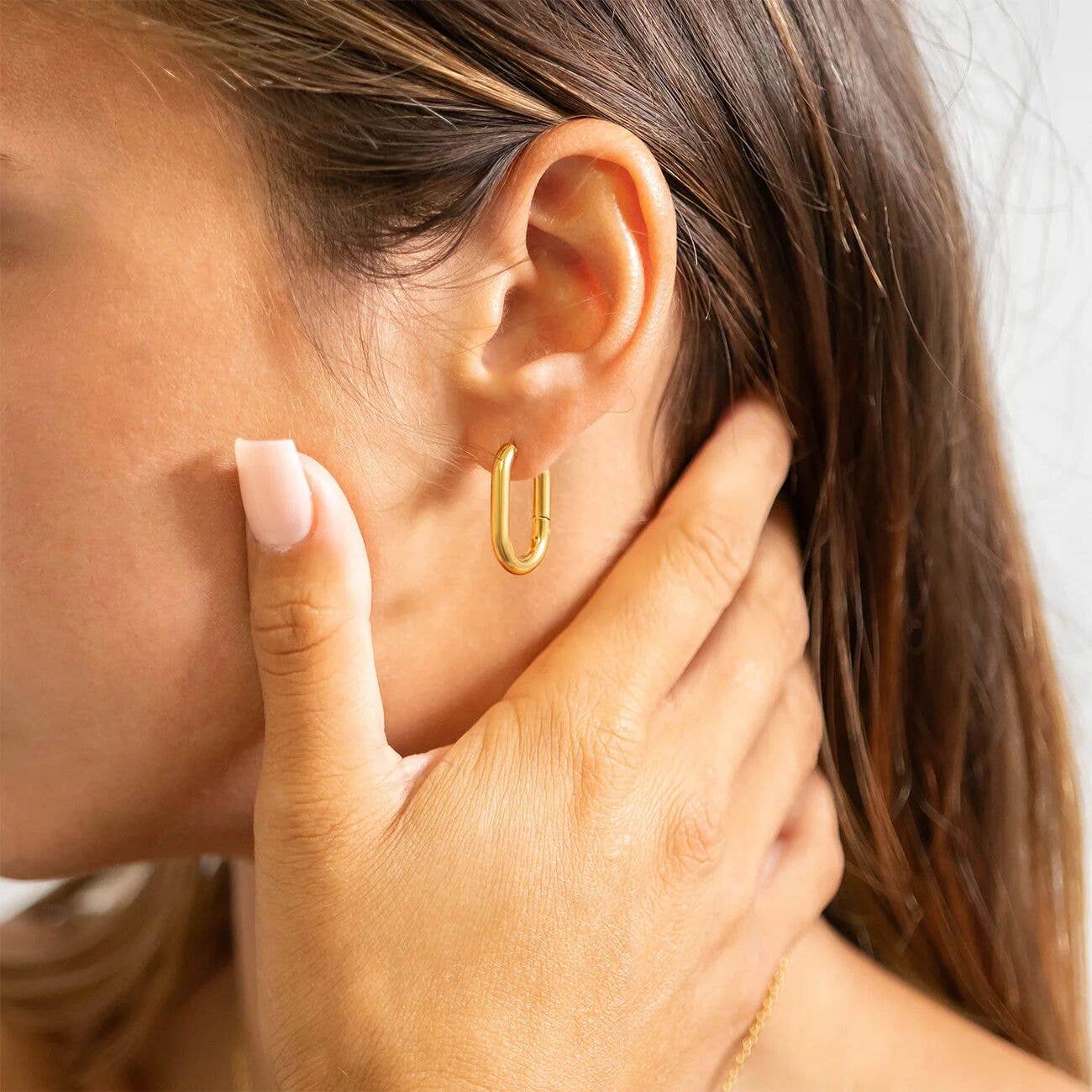 18K Gold Oval Huggie Earrings