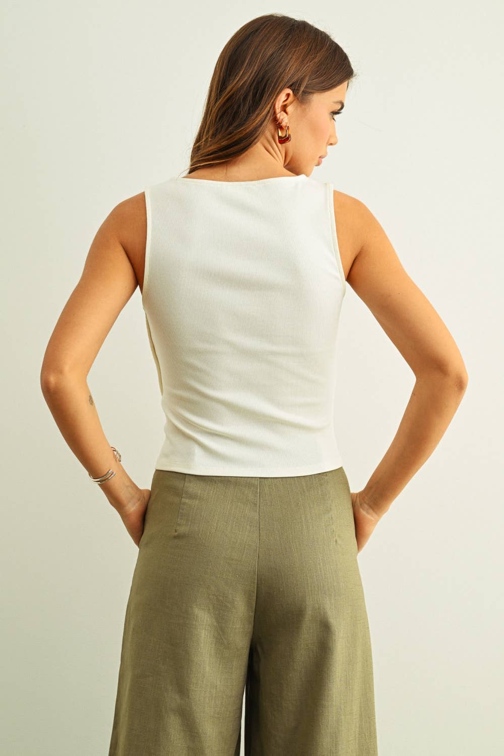 RIBBED BUTTON DETAIL TANK