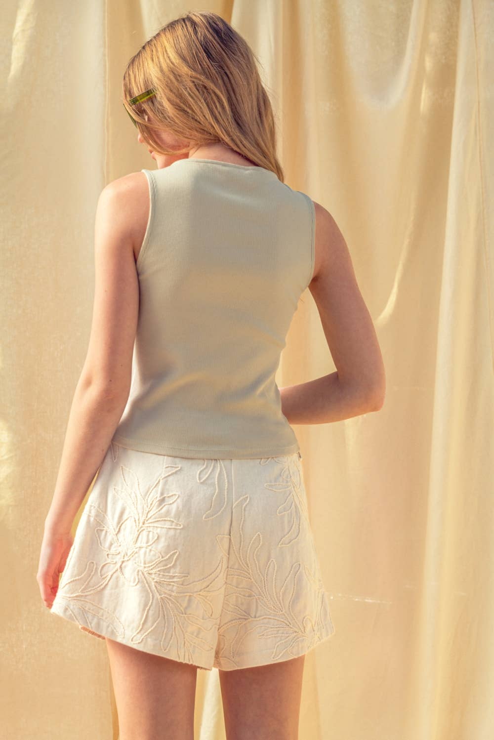 RIBBED BUTTON DETAIL TANK