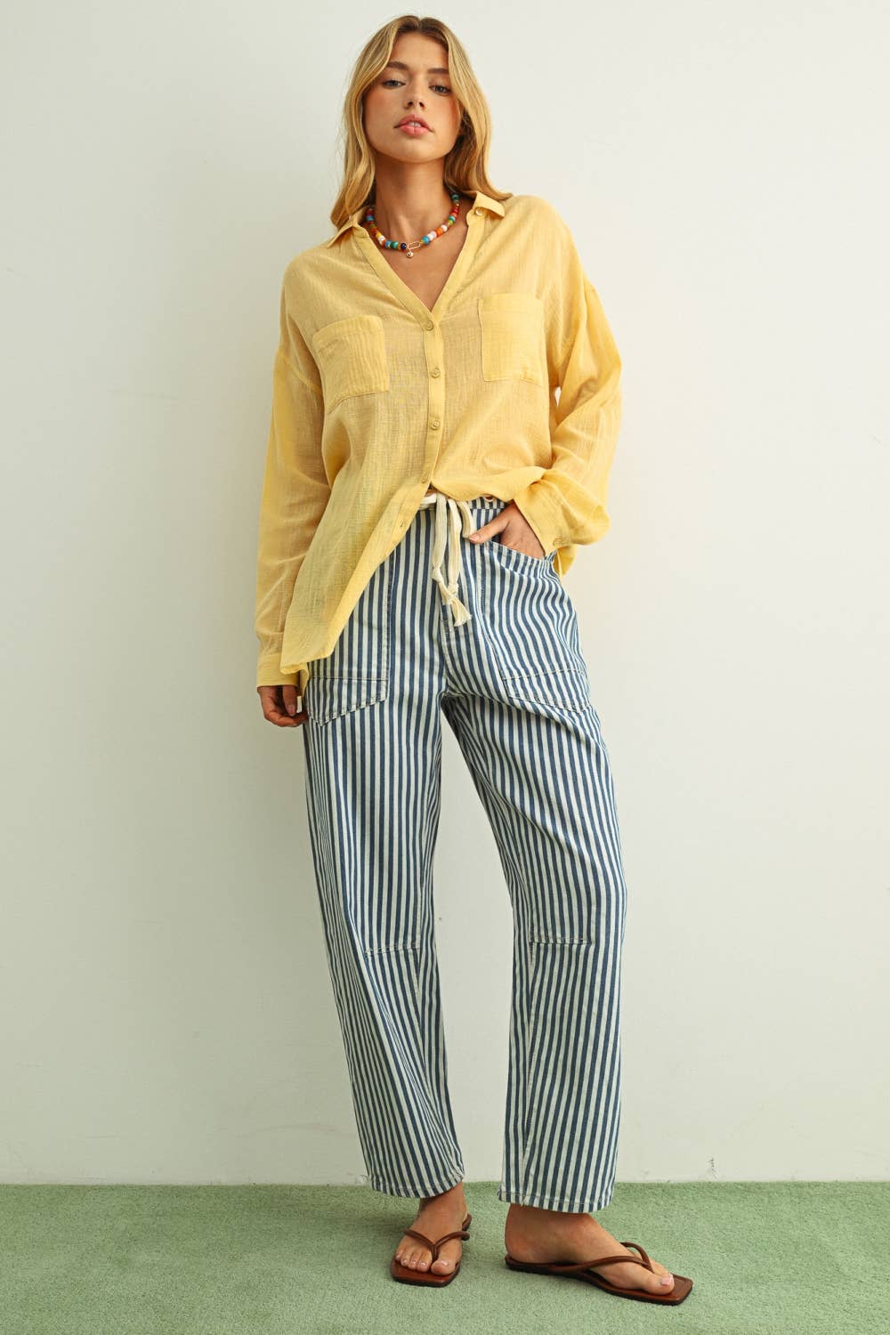 STRIPE PRINTED BARREL PANTS WITH COTTON TAPE BELT