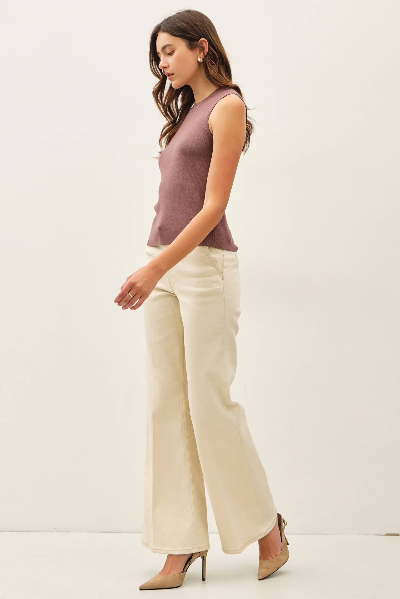 CLASSIC CREW NECK SLEEVELESS SLIM KNITTED TANK