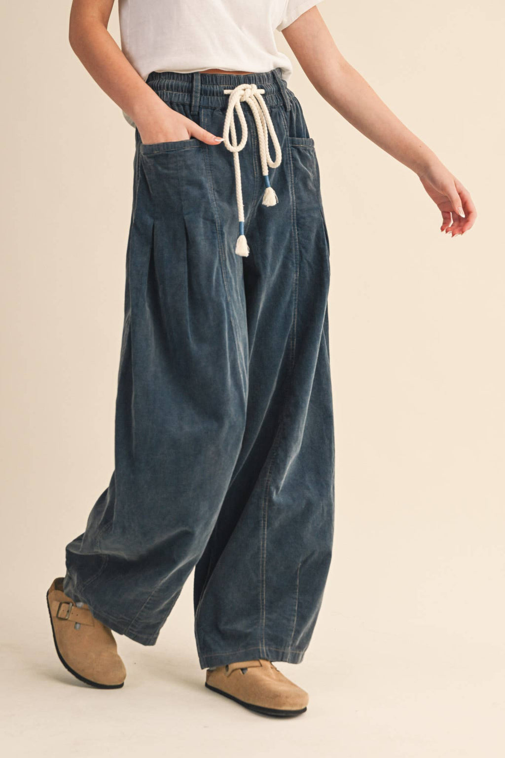 WASHED CORDUROY PLEATED BARREL PANTS