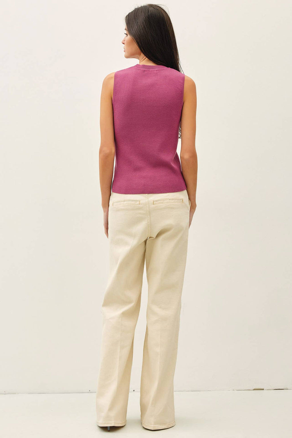 CLASSIC CREW NECK SLEEVELESS SLIM KNITTED TANK