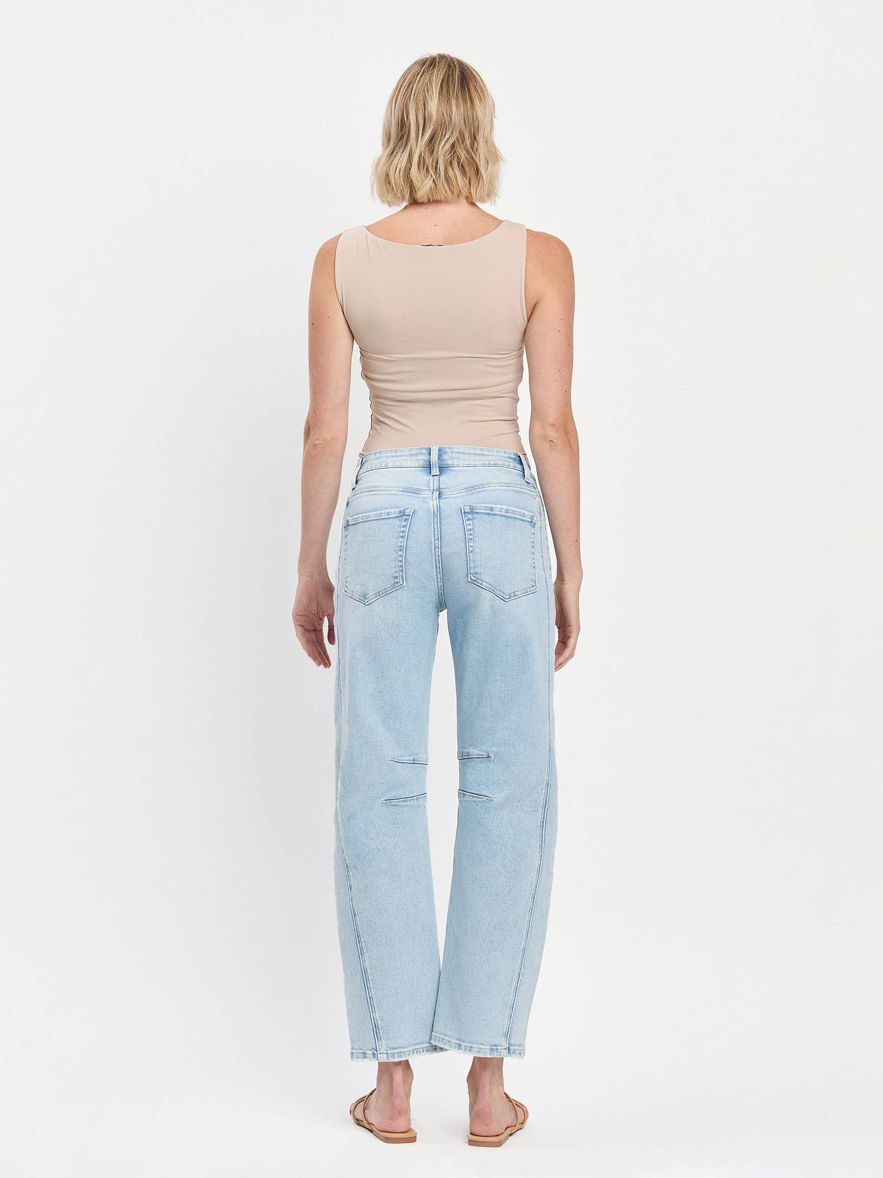 HIGH RISE LIGHT WASH BARREL LEG JEANS