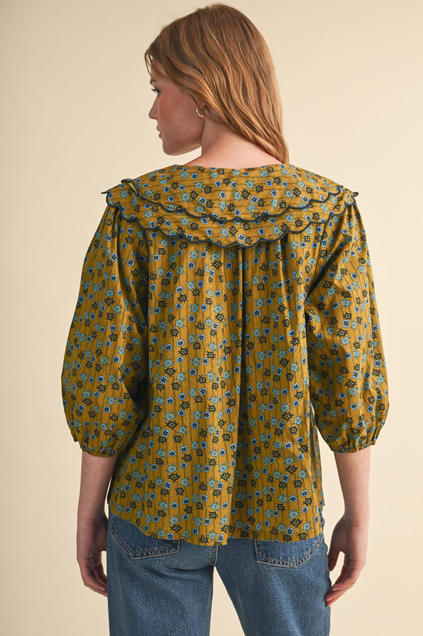 SCALLOPED DOLL COLLAR BUTTON UP FLORAL TOP