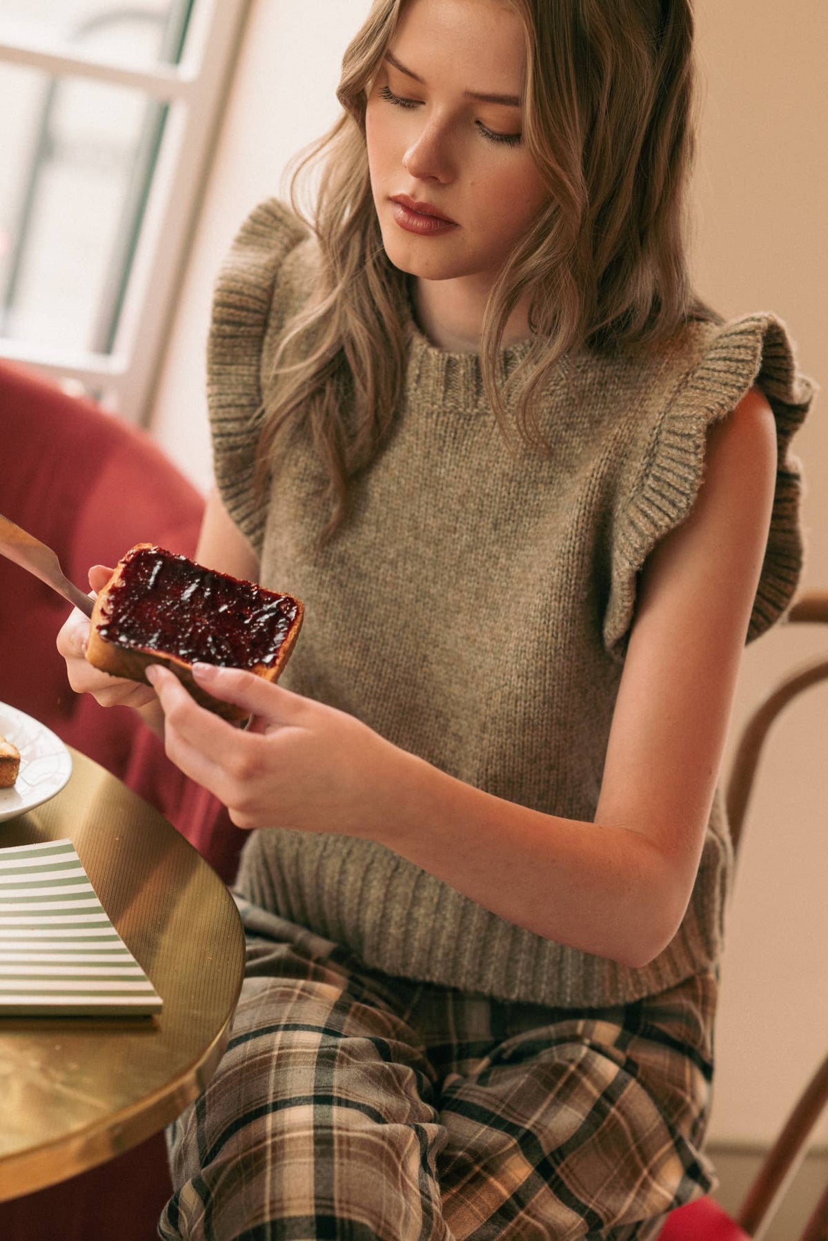 RUFFLE SLEEVE SWEATER TOP