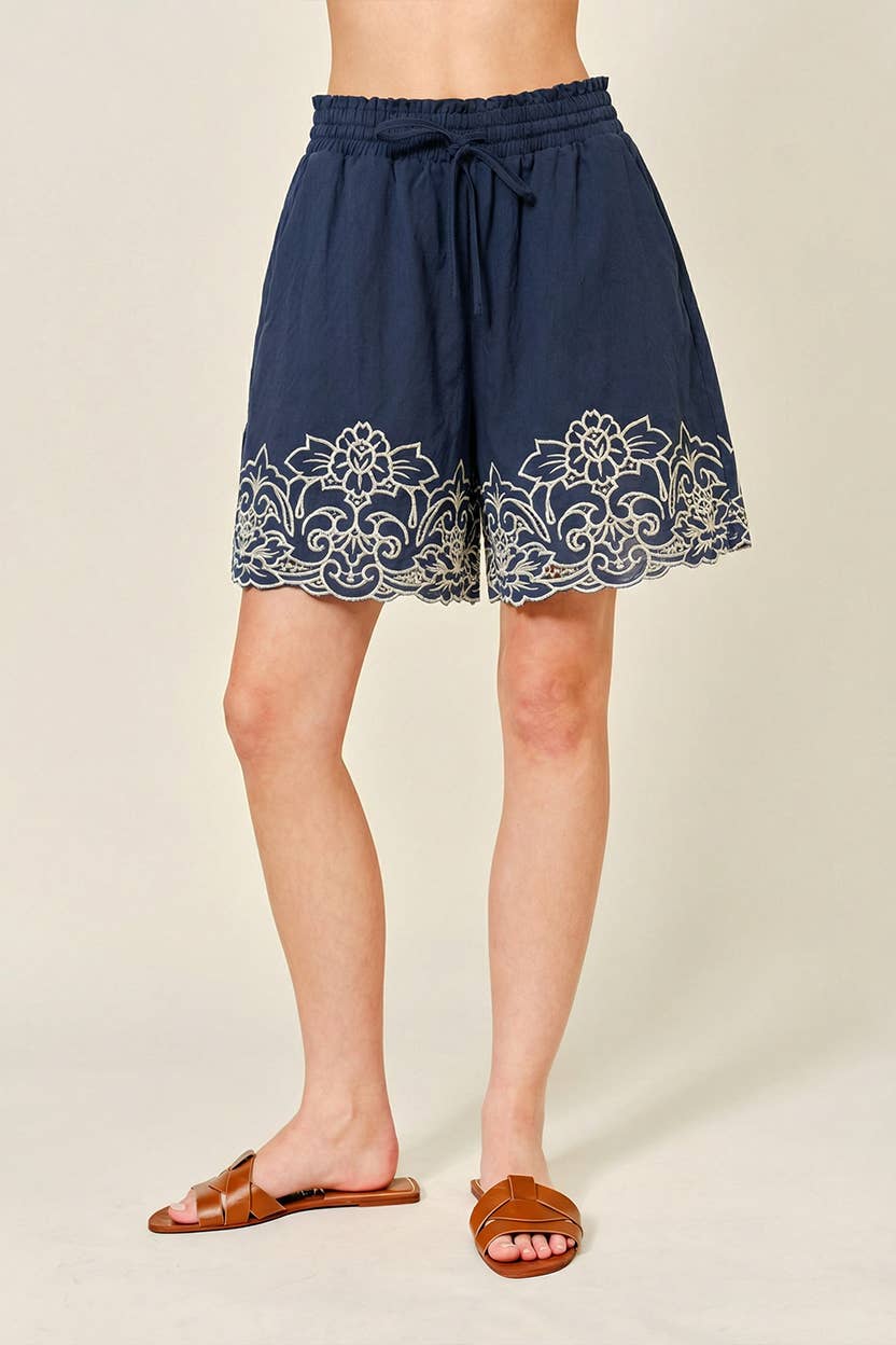 EMBROIDERED ELASTIC WAIST SHORTS