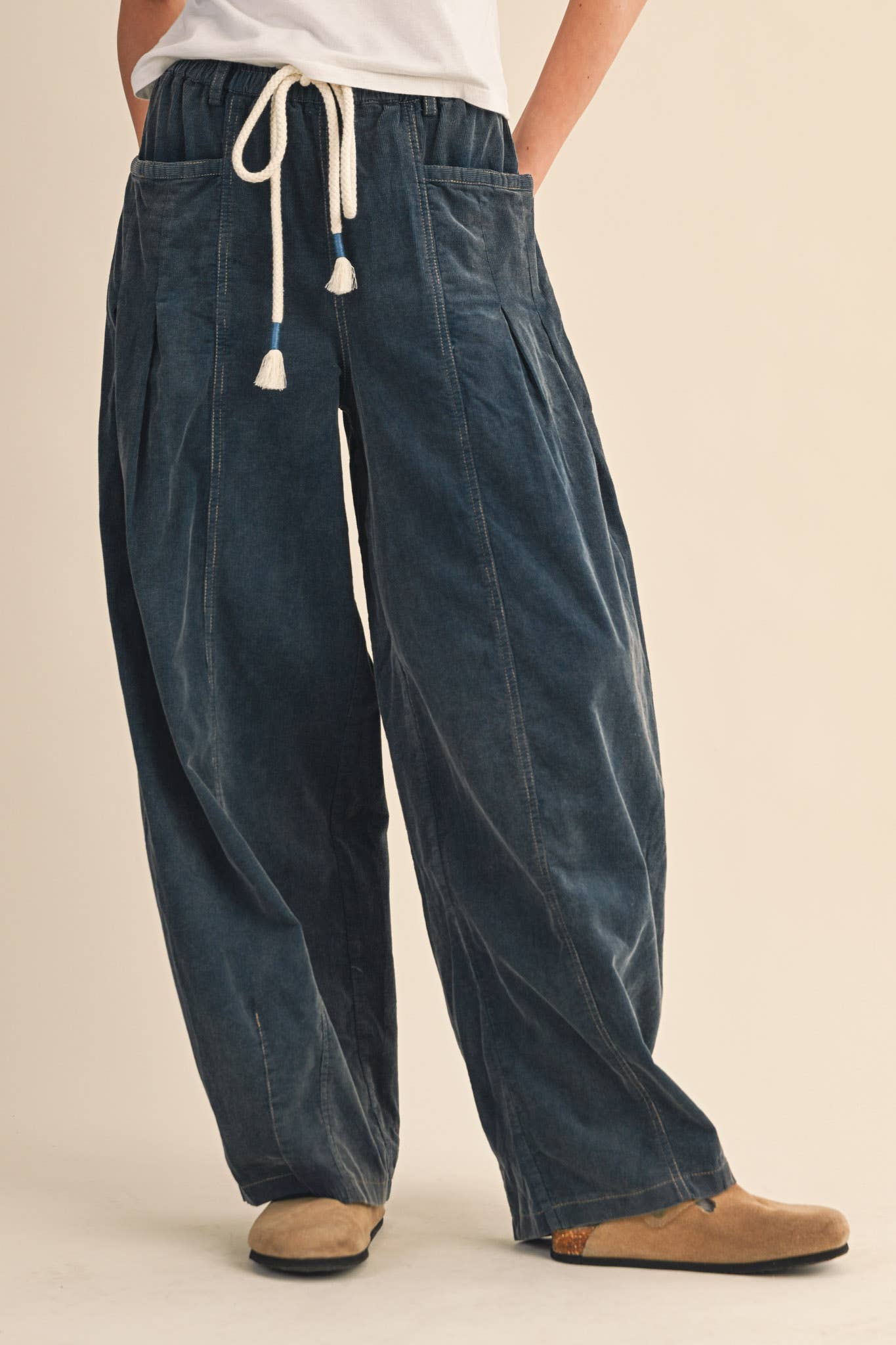 WASHED CORDUROY PLEATED BARREL PANTS