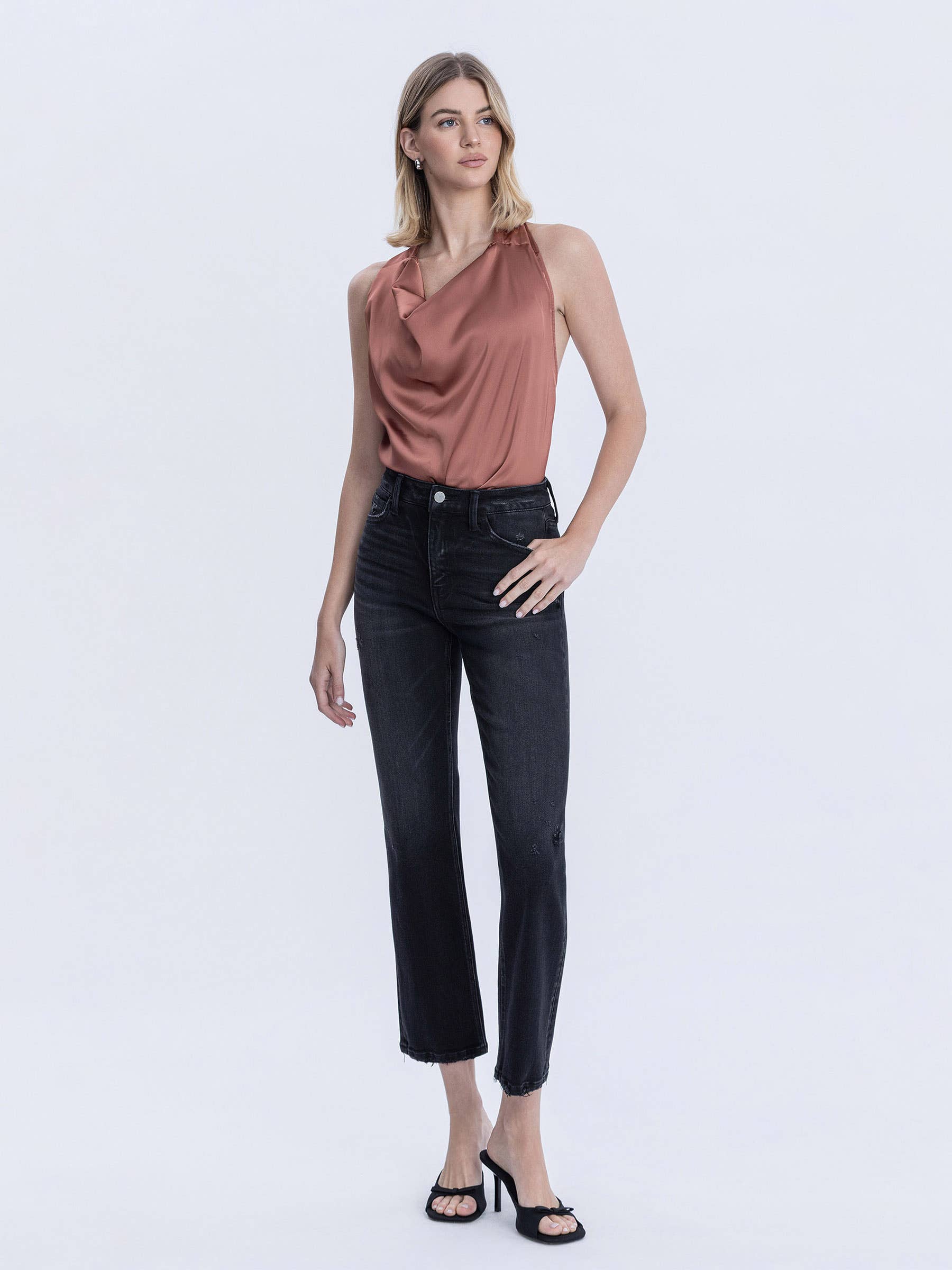 MID RISE BLACK ANKLE STRAIGHT JEANS