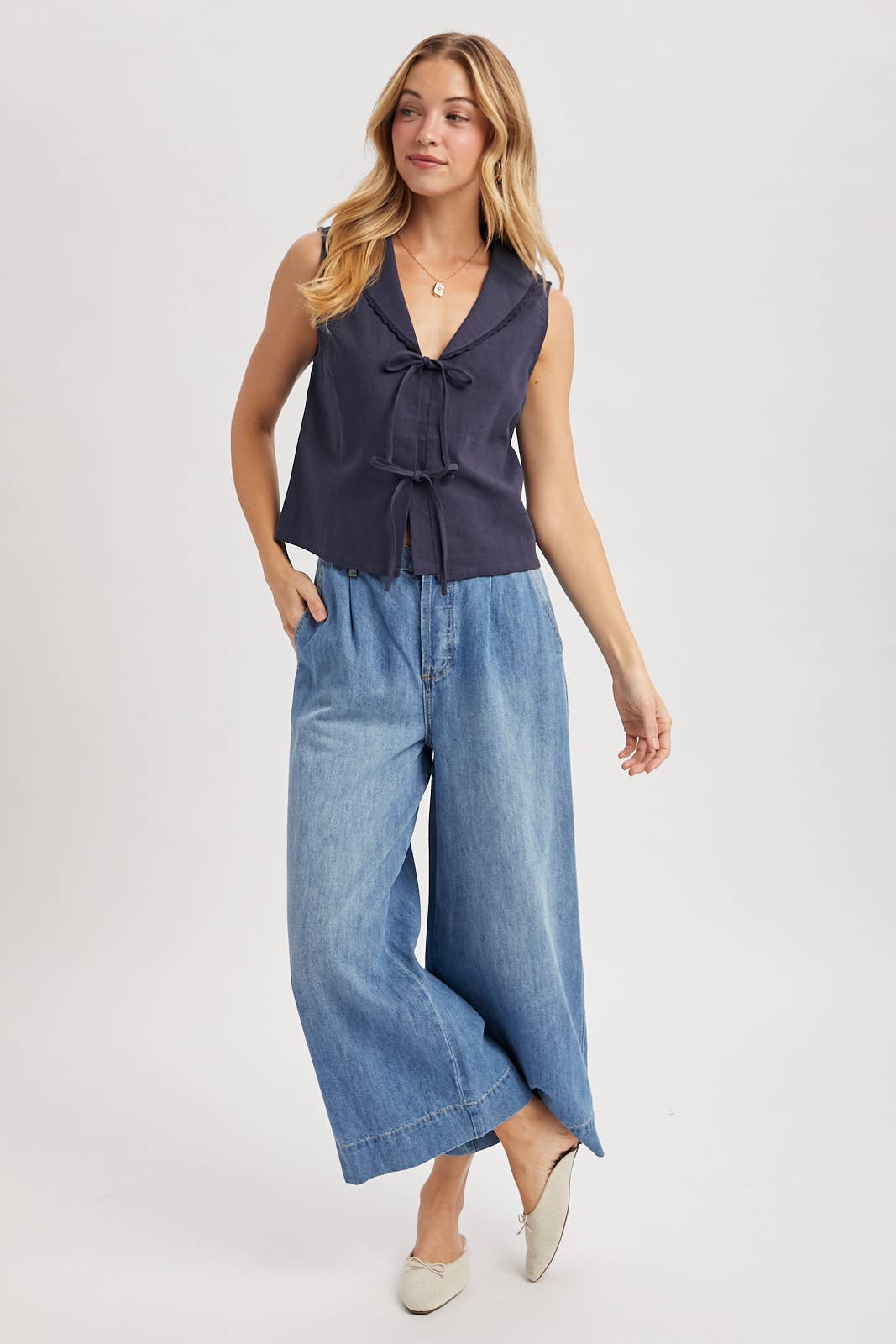 LINEN FRONT TIE SLEEVELESS TOP
