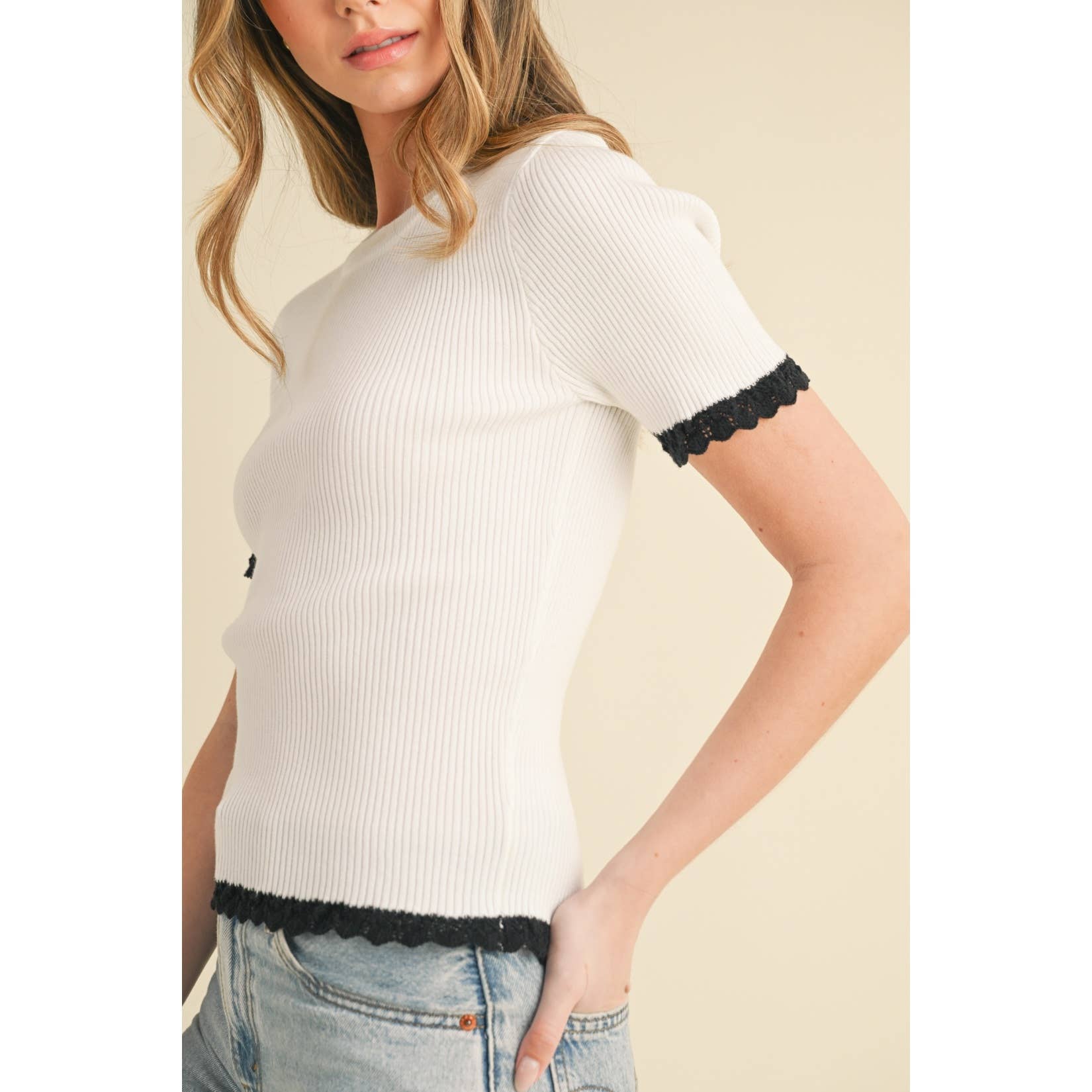 Round Neck Scalloped Sweater
