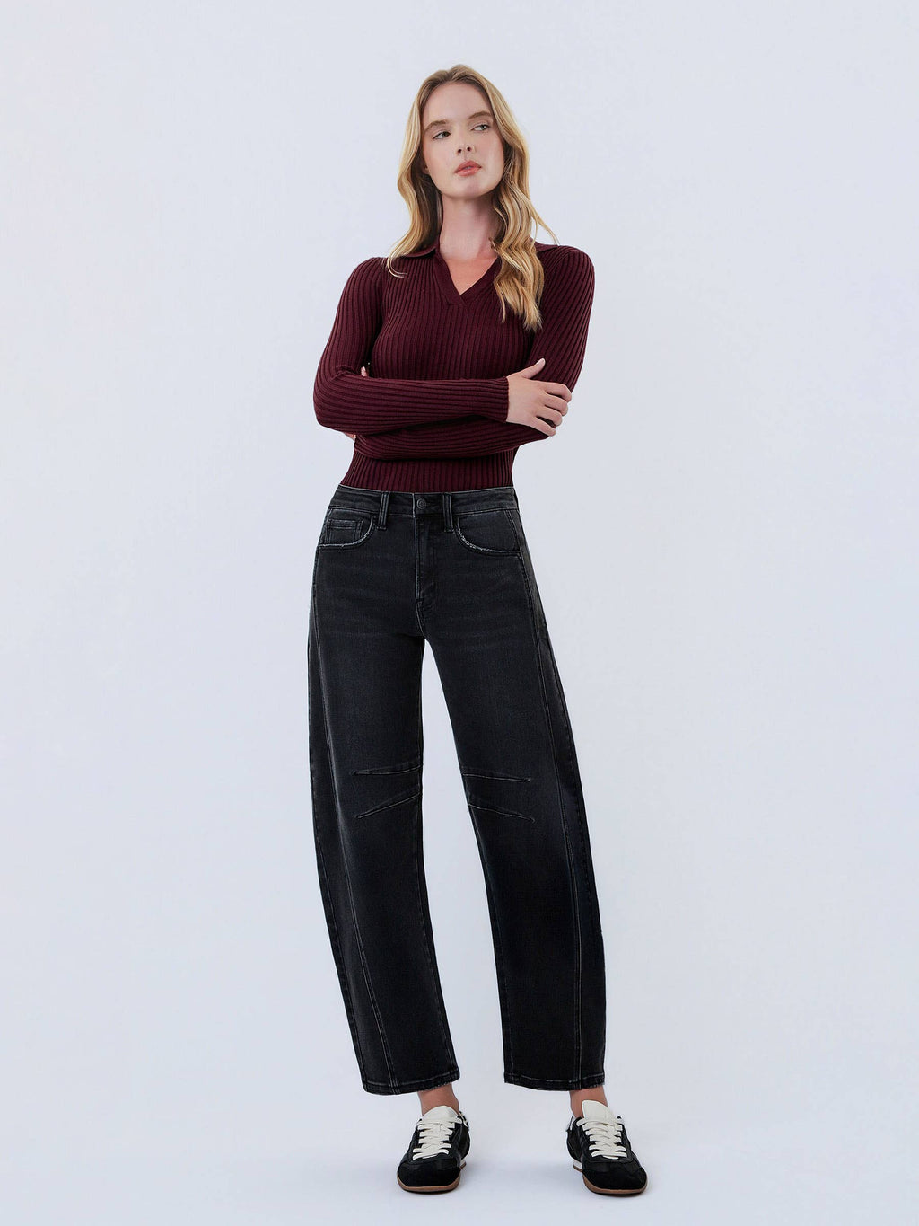HIGH RISE BLACK ANKLE BARREL LEG JEANS