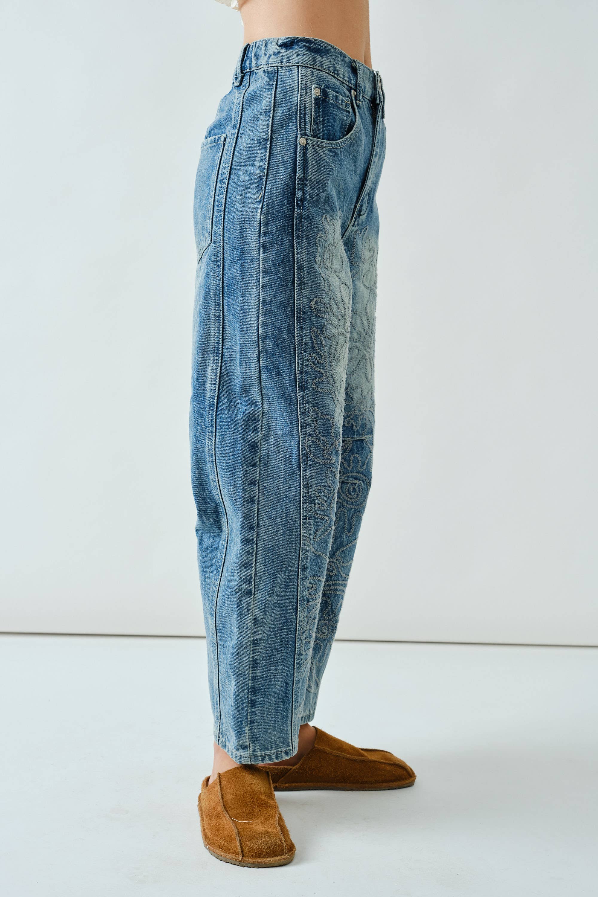 Embroidered Detail Cotton Barrel Pants