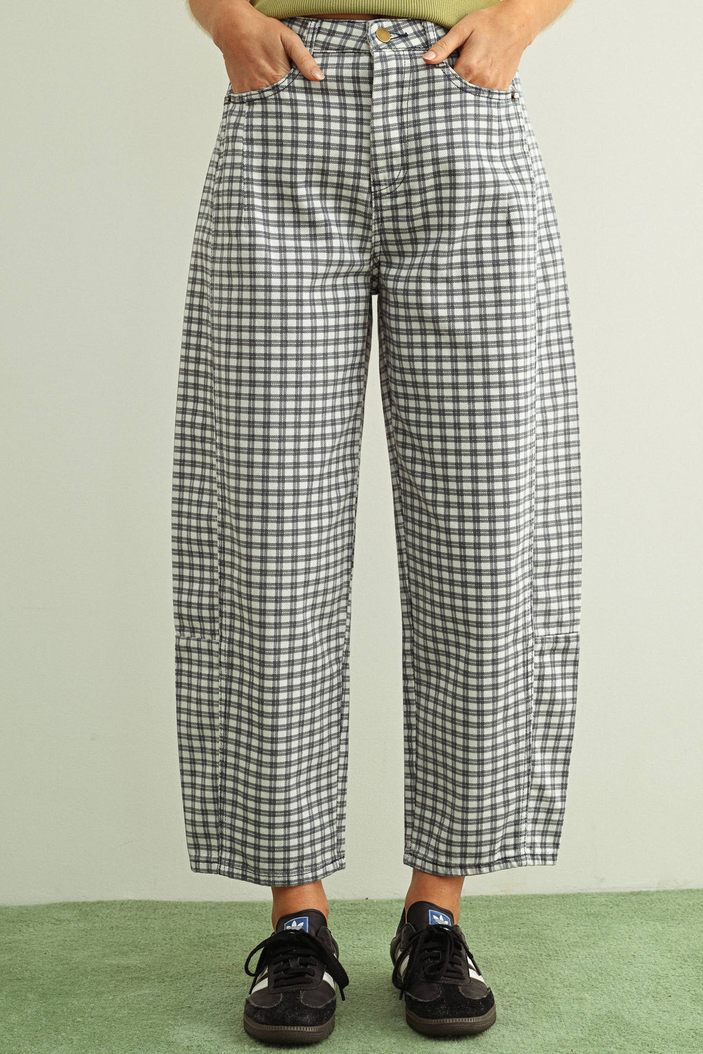 MINI CHECKER PATTERN BARREL PANTS