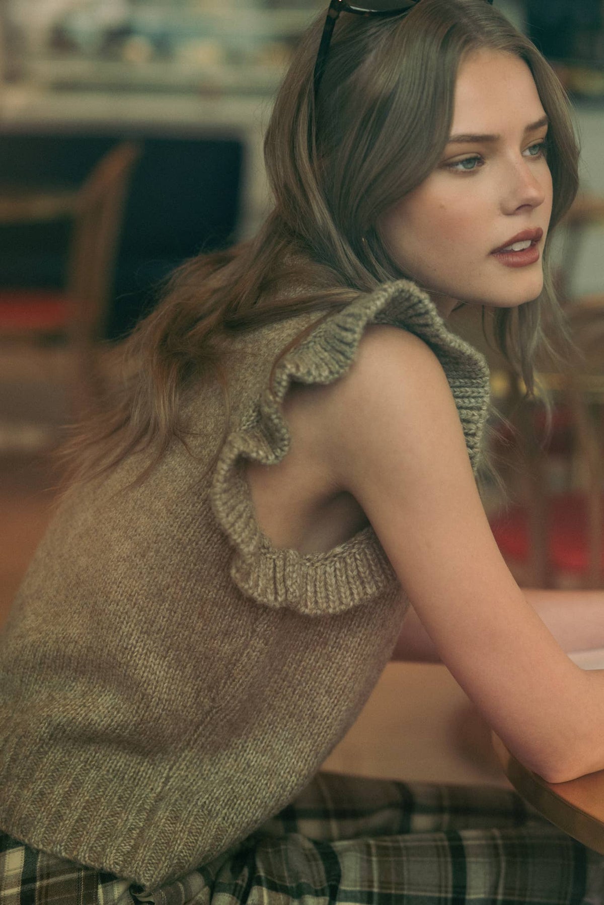 RUFFLE SLEEVE SWEATER TOP