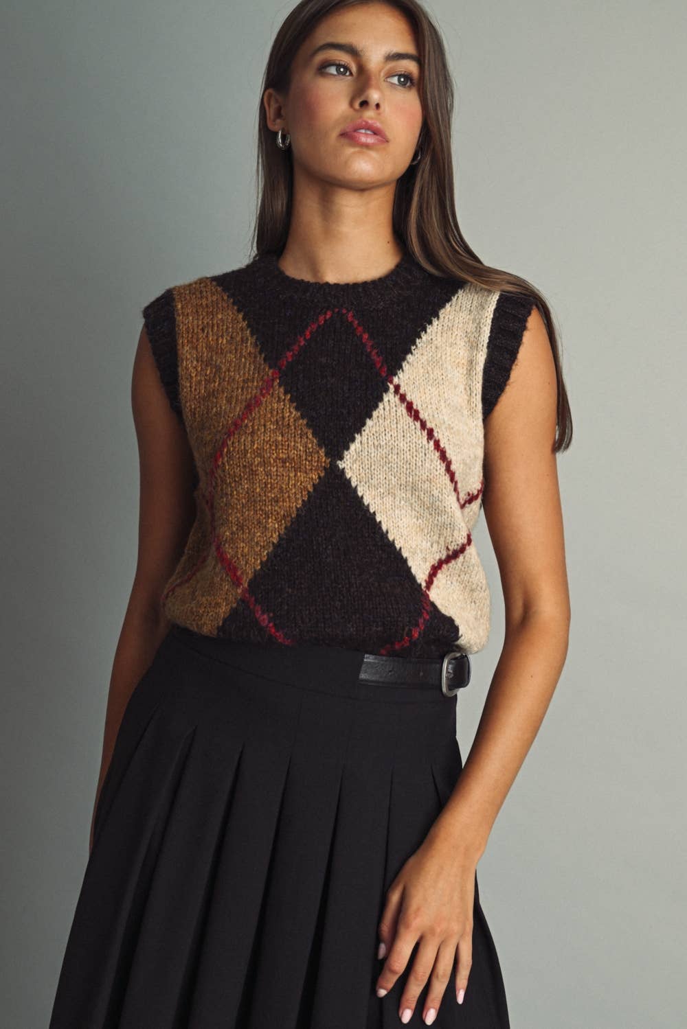 COLOR-BLOCK ARGYLE SLEEVELESS SWEATER FOR LAYERING
