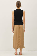 CLASSIC CREW NECK SLEEVELESS SLIM KNITTED TANK