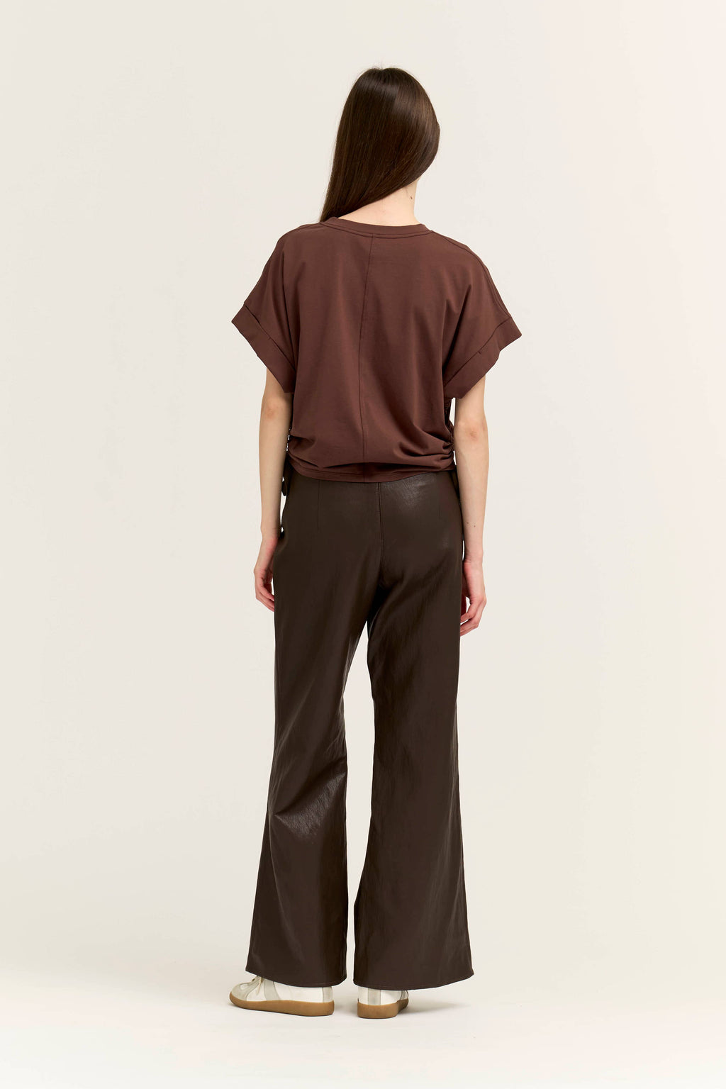 SIDE SCRUNCH TEE