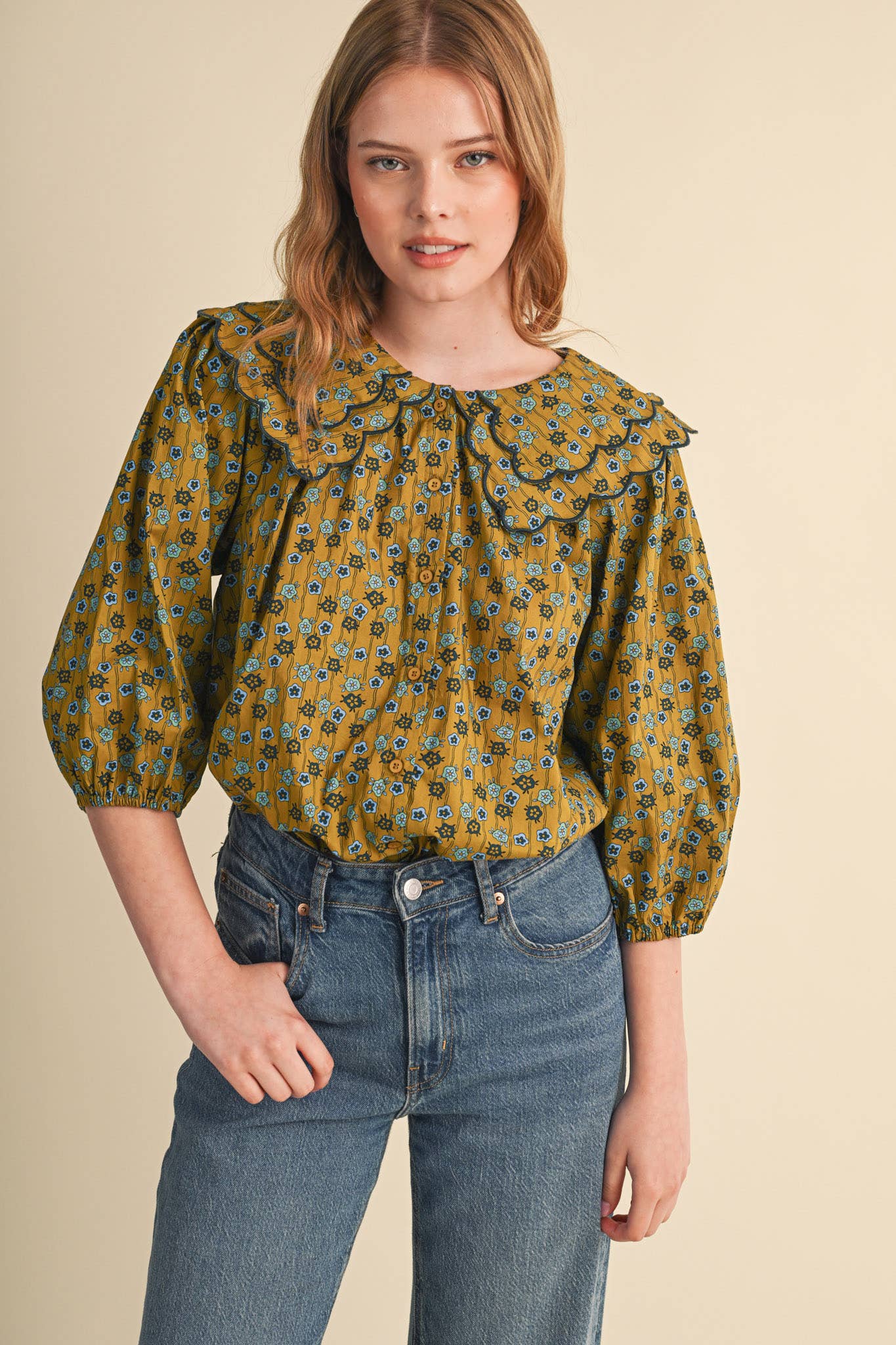 SCALLOPED DOLL COLLAR BUTTON UP FLORAL TOP