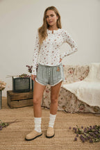 FLORAL SNAP FRONT LONG SLEEVE WAFFLE KNIT TOP