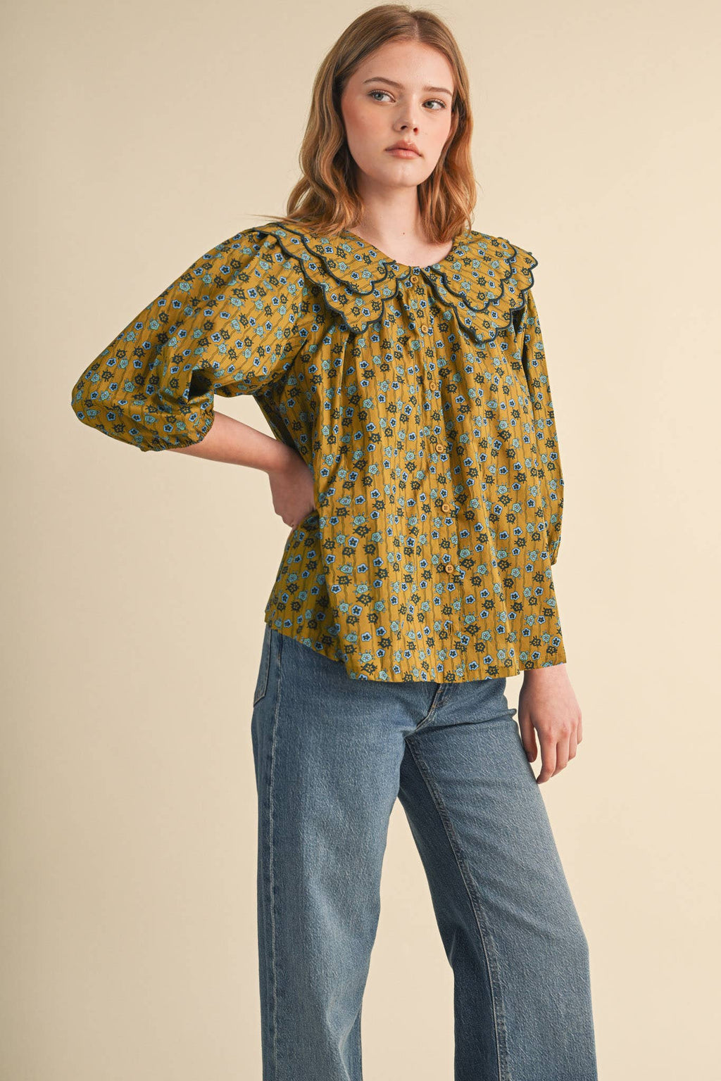 SCALLOPED DOLL COLLAR BUTTON UP FLORAL TOP