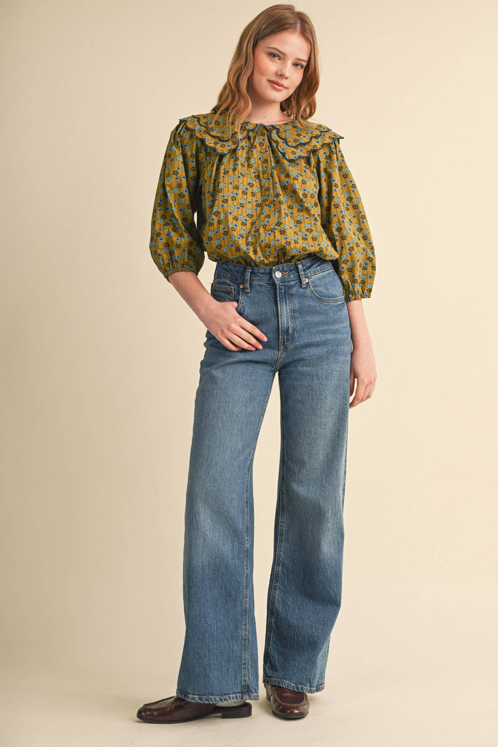 SCALLOPED DOLL COLLAR BUTTON UP FLORAL TOP