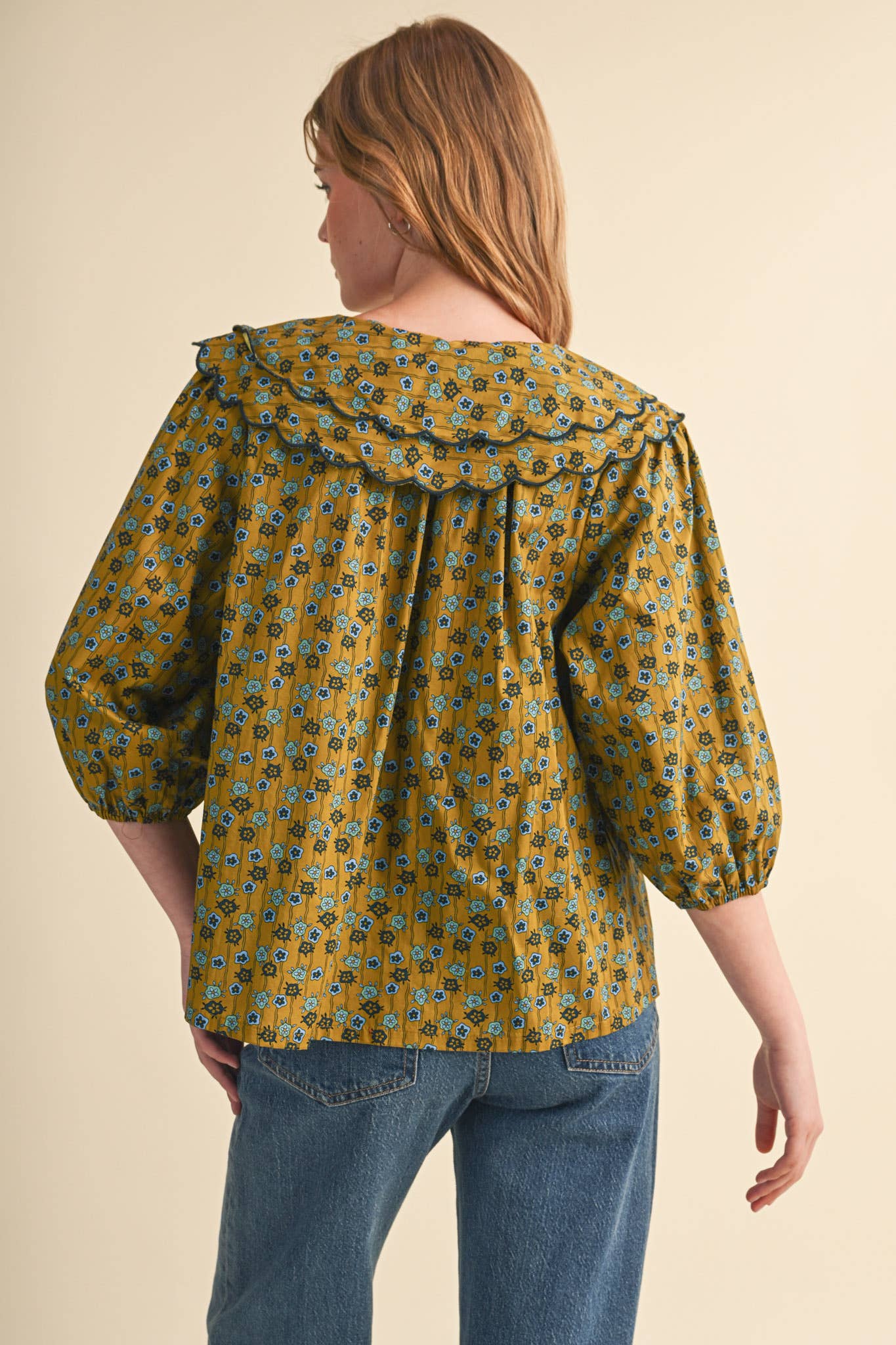 SCALLOPED DOLL COLLAR BUTTON UP FLORAL TOP