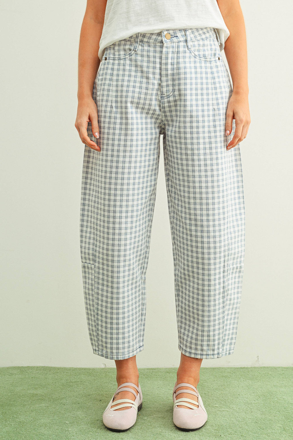 MINI CHECKER PATTERN BARREL PANTS