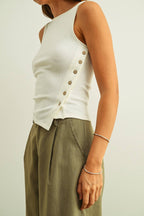 RIBBED BUTTON DETAIL TANK