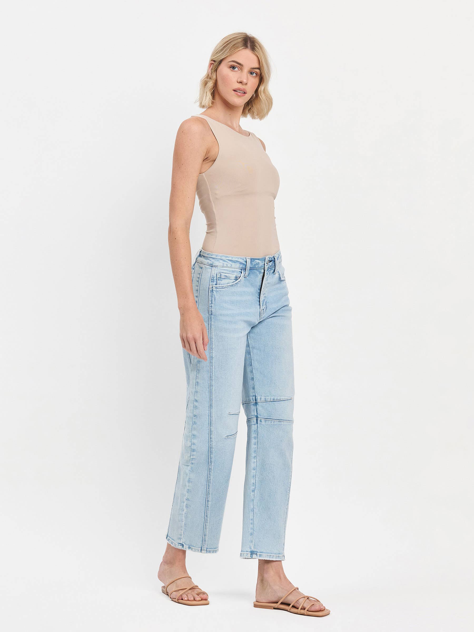 HIGH RISE LIGHT WASH BARREL LEG JEANS