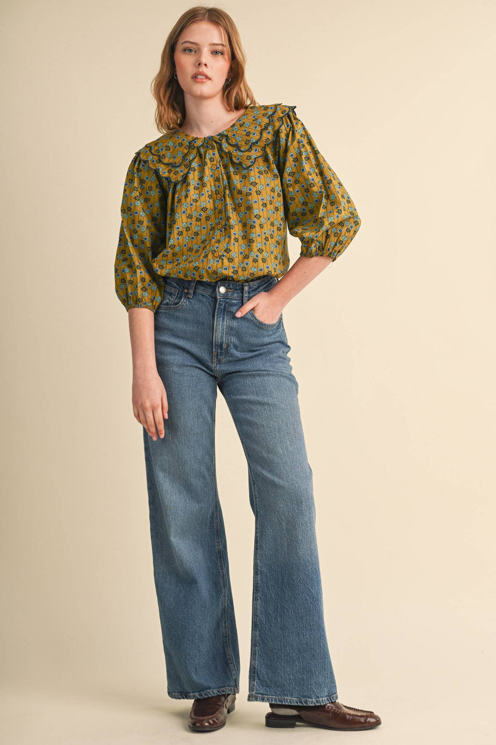 SCALLOPED DOLL COLLAR BUTTON UP FLORAL TOP