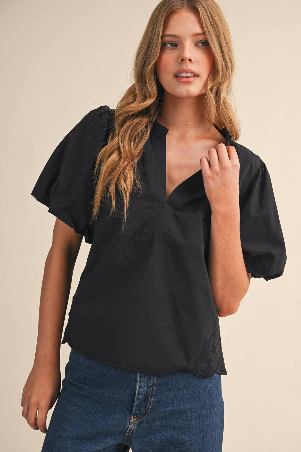 BUBBLE SLEEVE TOP WITH SIDE EMBROIDERY