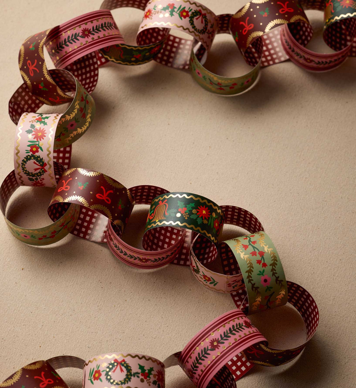 Holly Jolly Paper Chain Kit — image 2