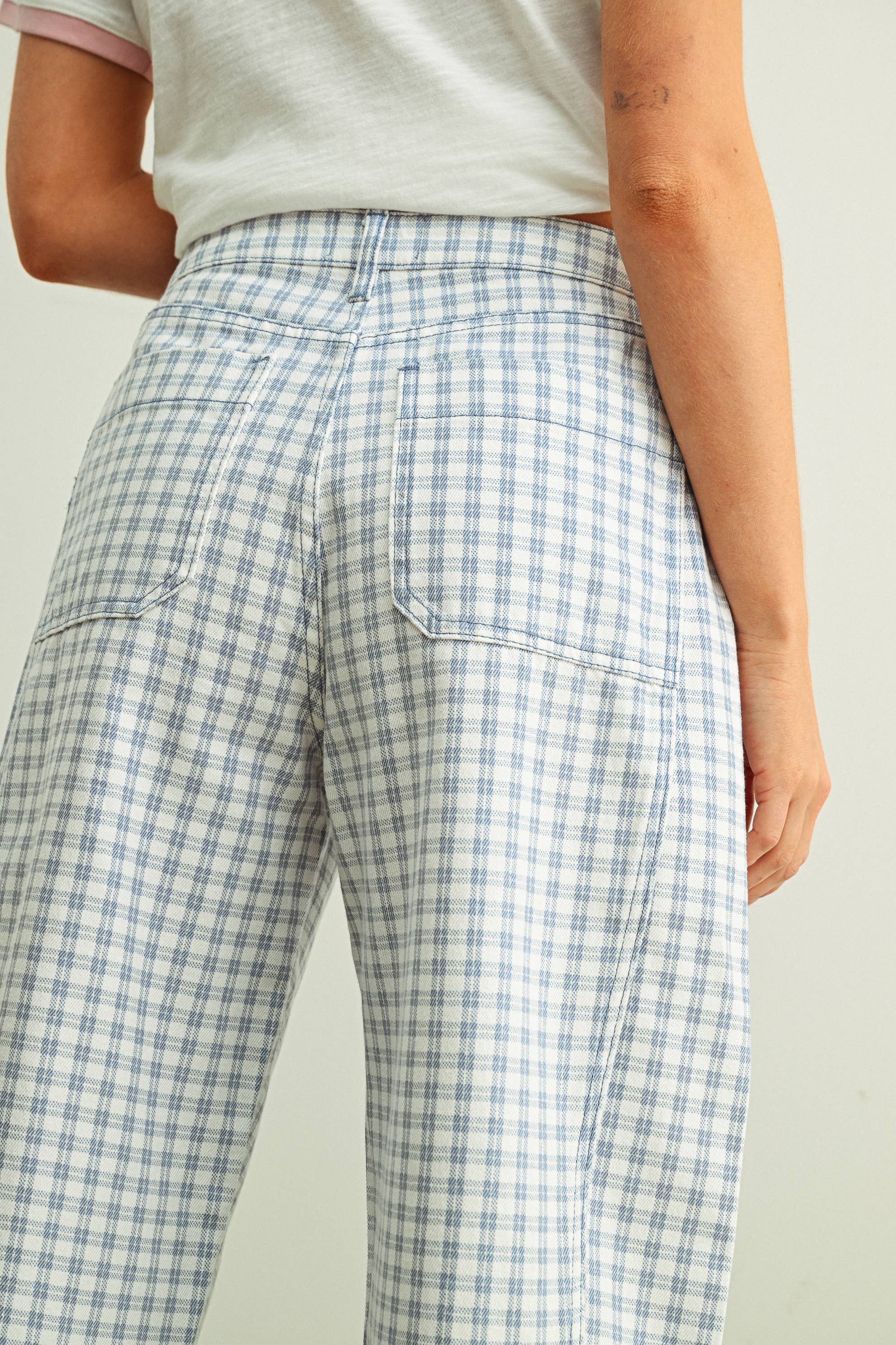 MINI CHECKER PATTERN BARREL PANTS