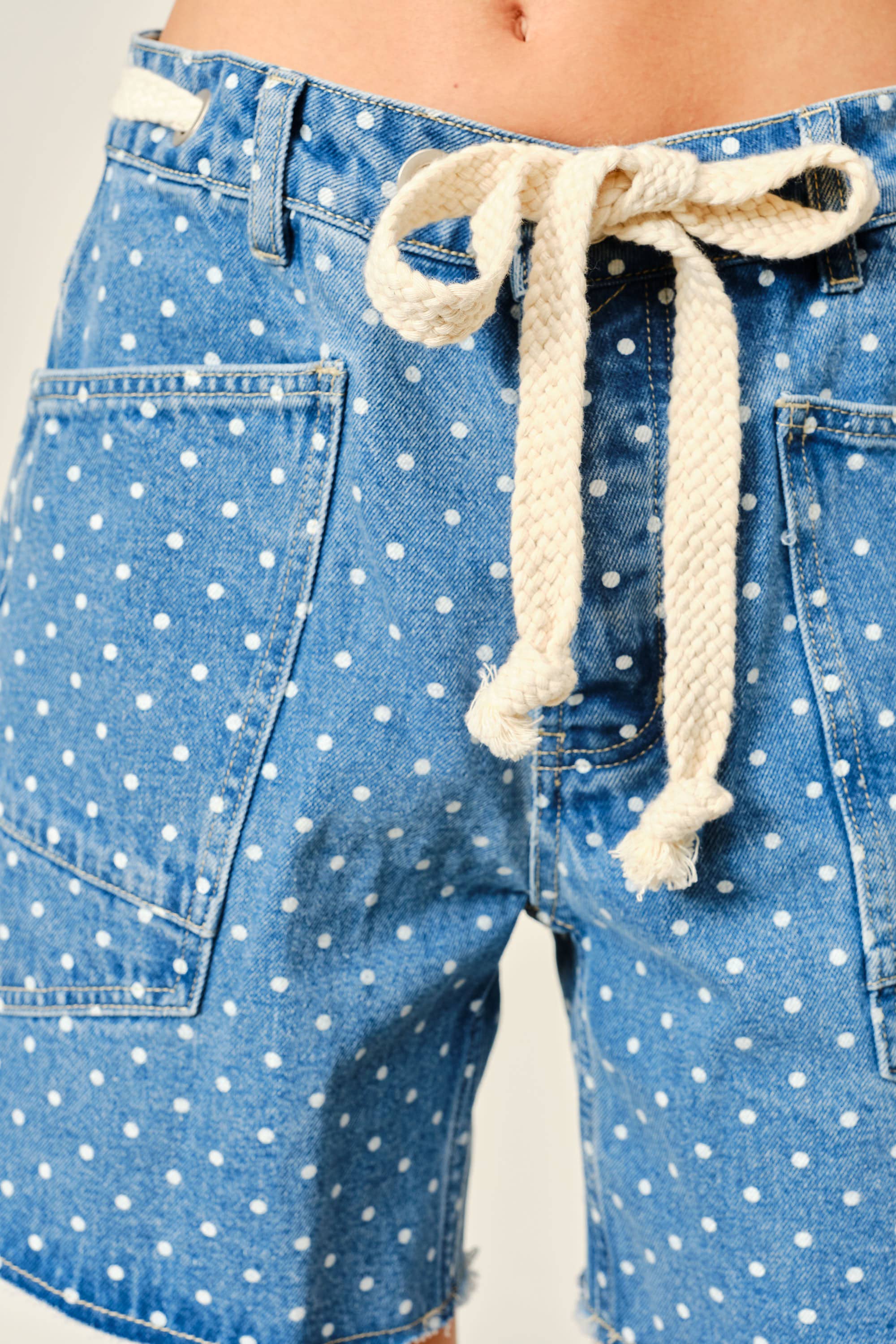 SMALL POLKA DOT BARREL SHORTS WITH BELT