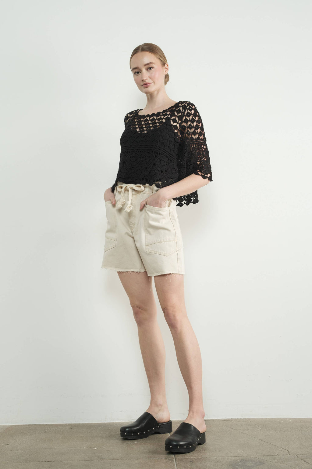 VINTAGE WASHED BARREL DENIM SHORTS W/GROMMET WAIST
