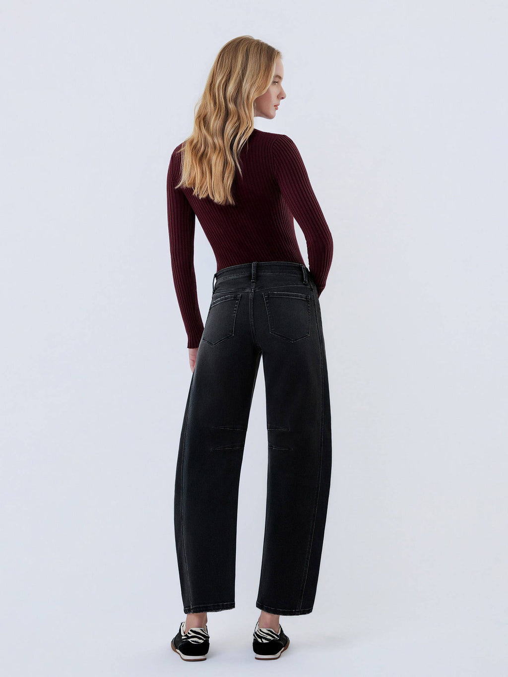 HIGH RISE BLACK ANKLE BARREL LEG JEANS