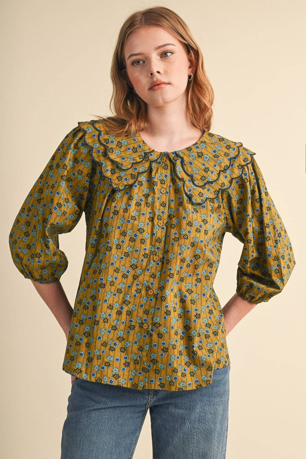 SCALLOPED DOLL COLLAR BUTTON UP FLORAL TOP