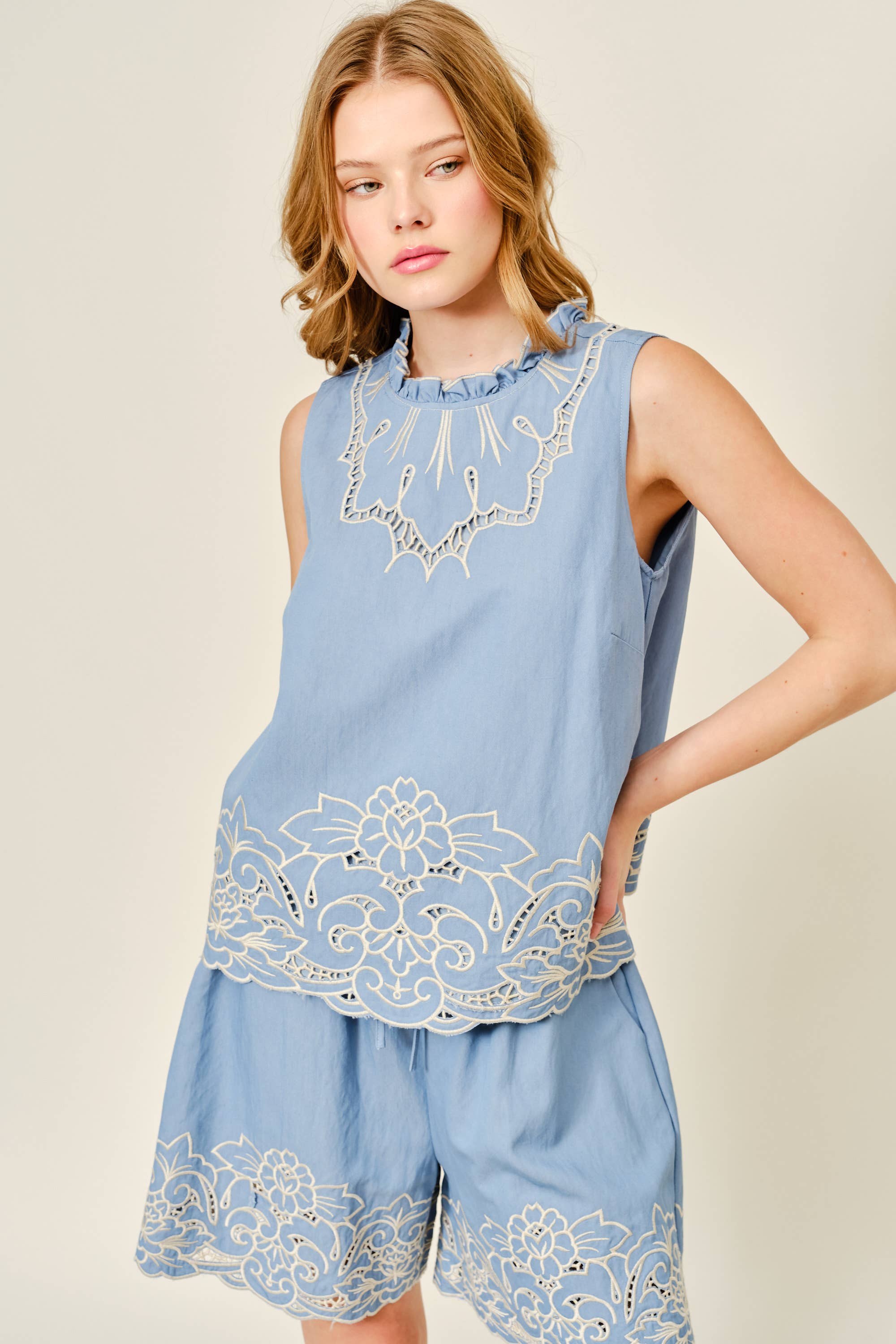 EMBROIDERED RUFFLE NECK SLEEVELESS BLOUSE