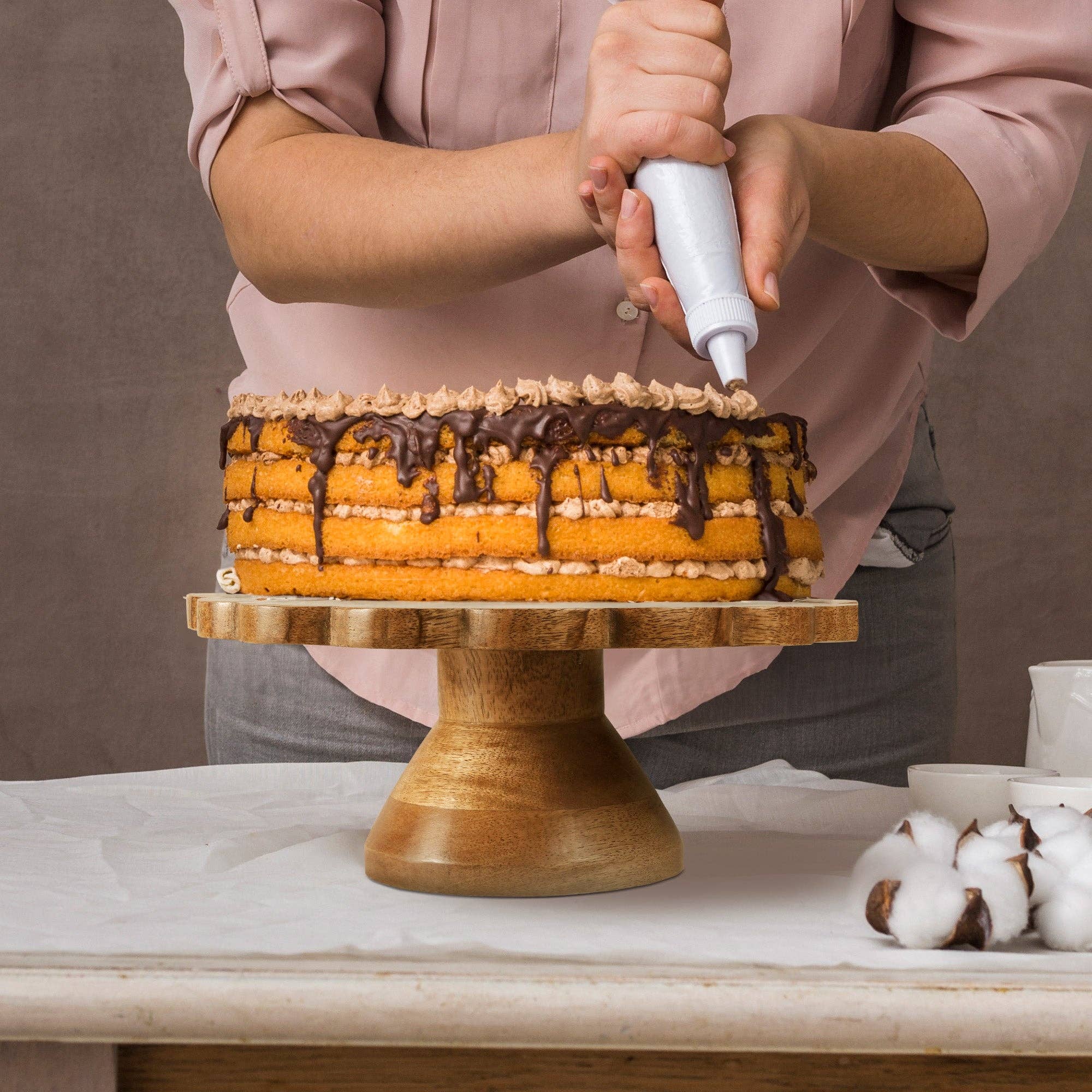 Scallop Cake Stand