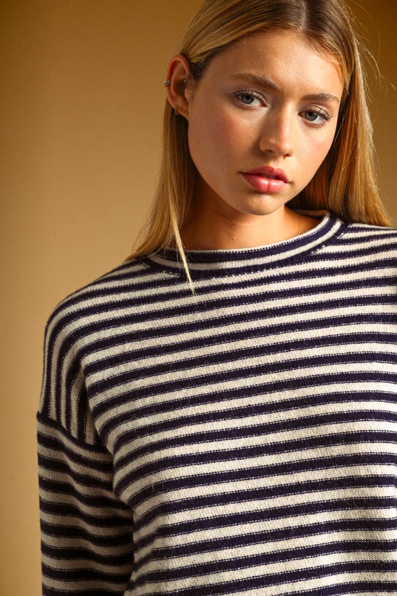 STRIPED PATTERN ROLLED NECK DETAIL TOP