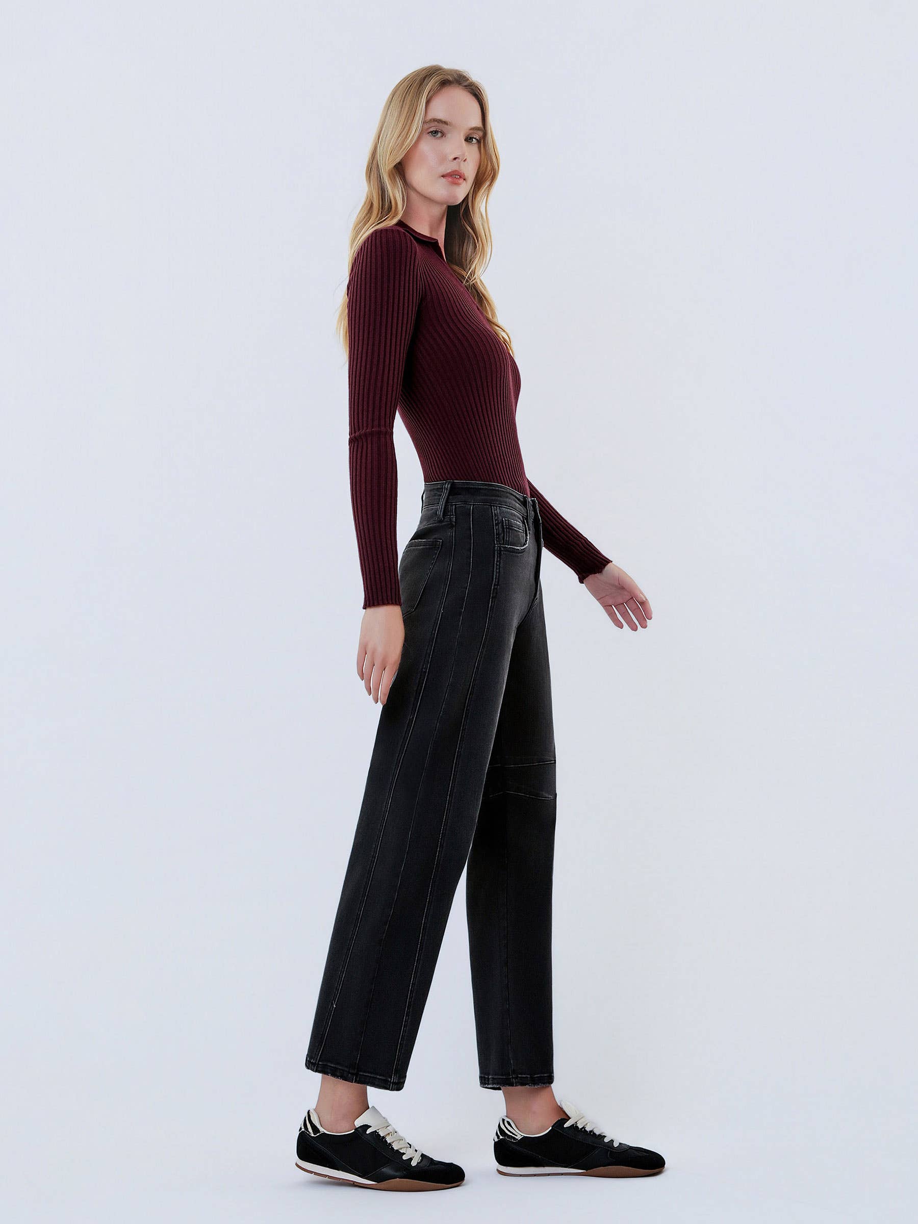 HIGH RISE BLACK ANKLE BARREL LEG JEANS