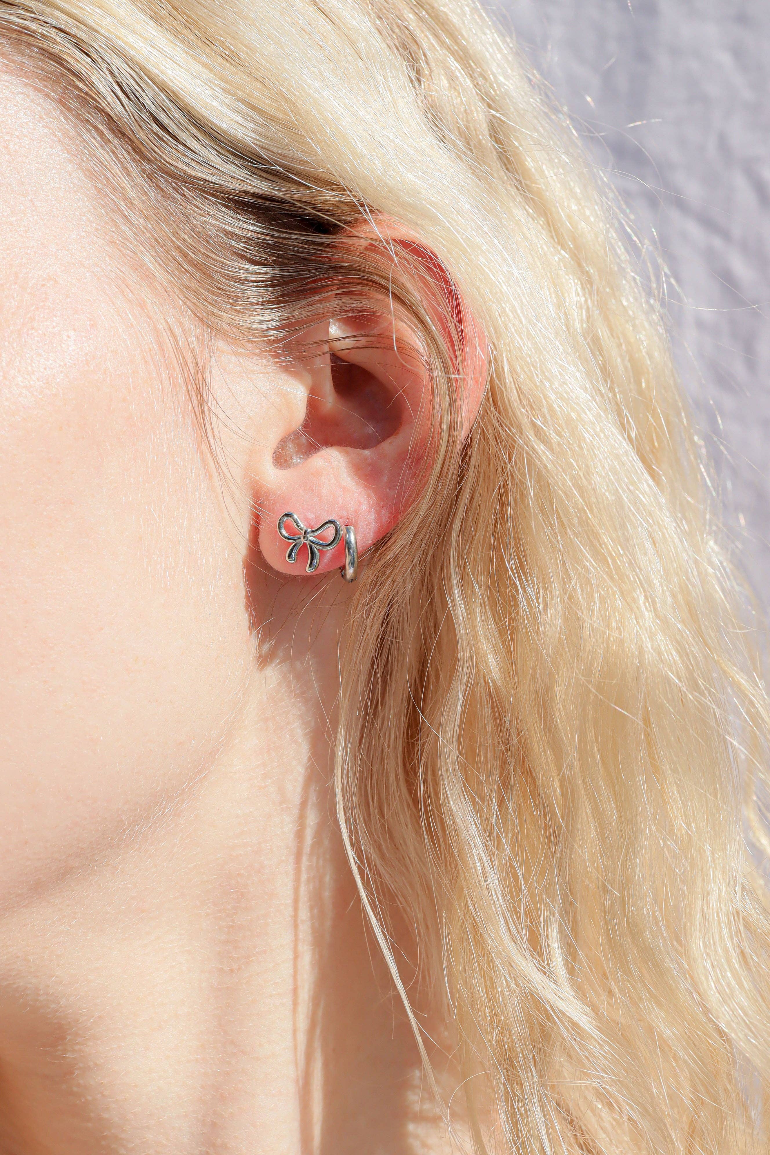 18K Gold Bow Stud Earrings