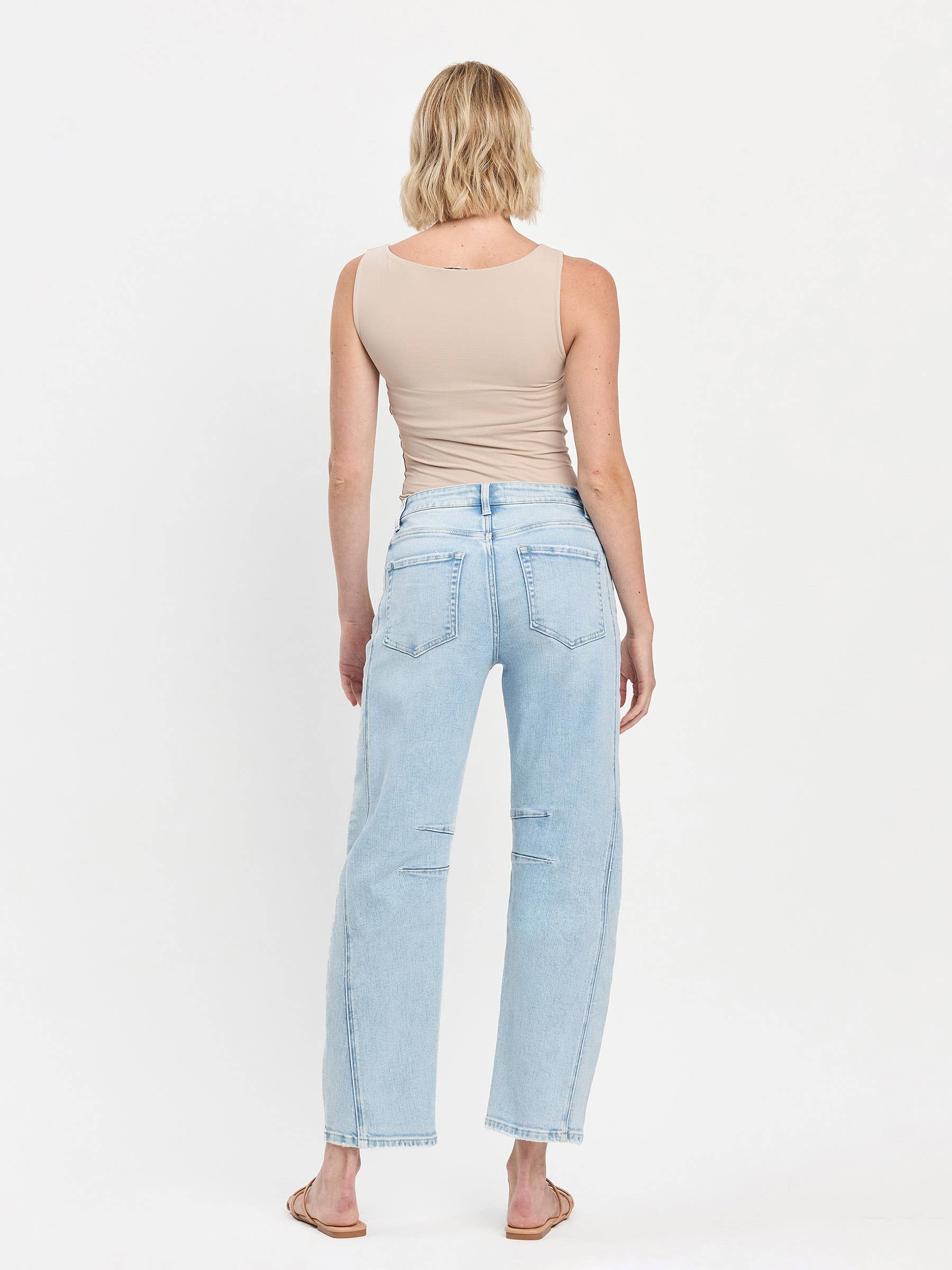 HIGH RISE LIGHT WASH BARREL LEG JEANS